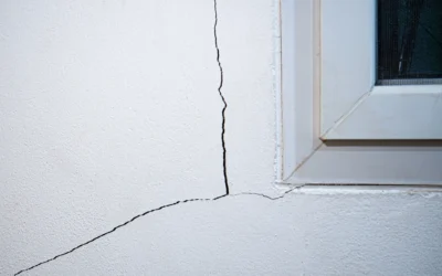 Praskli steny na dome – čo robiť?