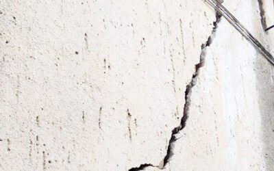 Sadanie nosných stien: príčiny, znaky a riešenia pre stabilitu budovy